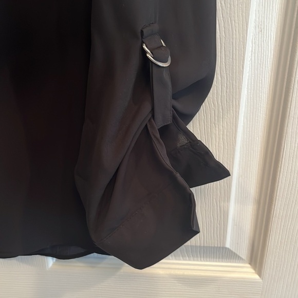 Primark brand size 6 pullover lightweight blouse w/ roll tab sleeves- NWT - Picture 4 of 7